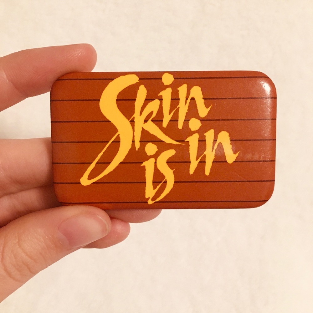 Vintage 70's Pin Retro Funny Cheeky Skin Is In Metal